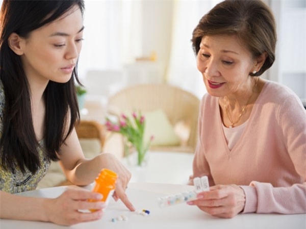Tết này về chơi với mẹ anh nha? Tet nay ve choi voi me anh nha?