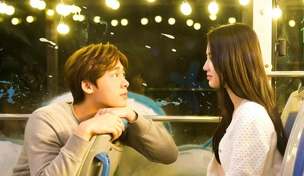 Tết này về chơi với mẹ anh nha? Tet nay ve choi voi me anh nha?