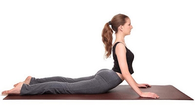 Mẹo ăn tết ngon dáng vẫn thon từ huấn luyện viên yoga xinh đẹp Meo an tet ngon dang van thon tu huan luyen vien yoga xinh dep
