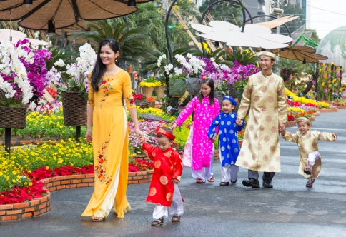 Gia đình tôi không có chuyện ép vợ con về quê nội ăn tết Gia dinh toi khong co chuyen ep vo con ve que noi an tet