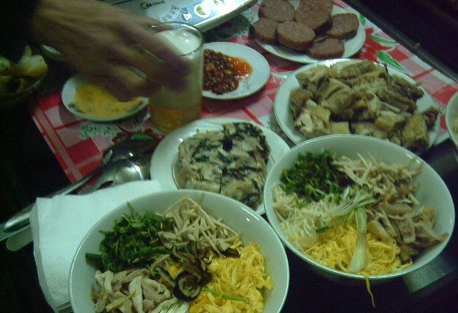 Ngày tết đầm ấm sum vầy của gia đình tứ đại đồng đường trong ngôi nhà 100 tuổi Ngay tet dam am sum vay cua gia dinh tu dai dong duong trong ngoi nha 100 tuoi