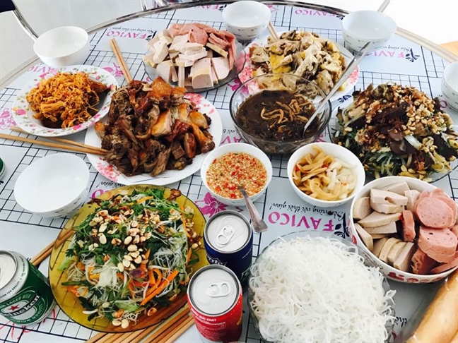 Cuộc chạm trán giữa dâu Nam và mẹ chồng Bắc trong cái tết đầu tiên Cuoc cham tran giua dau Nam va me chong Bac trong cai tet dau tien