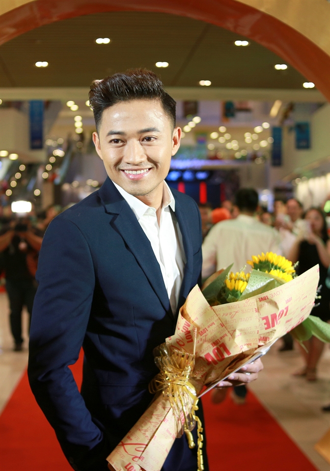 Diễn viên Quý Bình: 'Tết năm nay, vẫn chưa dám đưa người yêu về ra mắt gia đình' Dien vien Quy Binh: 'Tet nam nay, van chua dam dua nguoi yeu ve ra mat gia dinh'