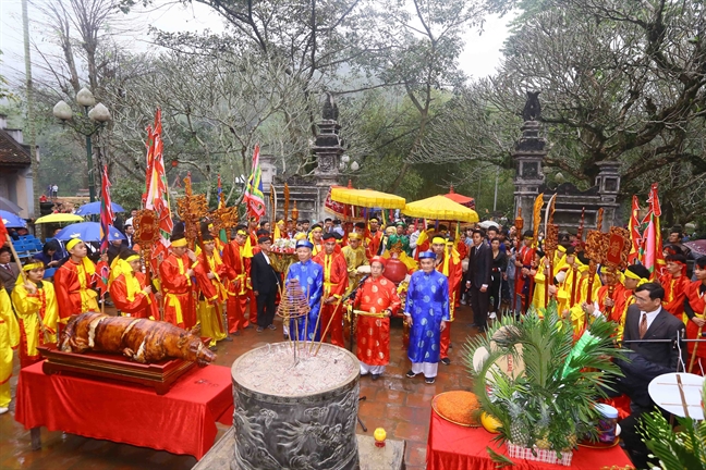 Không còn hiện tượng tranh giành cướp lộc tại Hội Gióng đền Sóc Sơn Khong con hien tuong tranh gianh cuop loc tai Hoi Giong den Soc Son