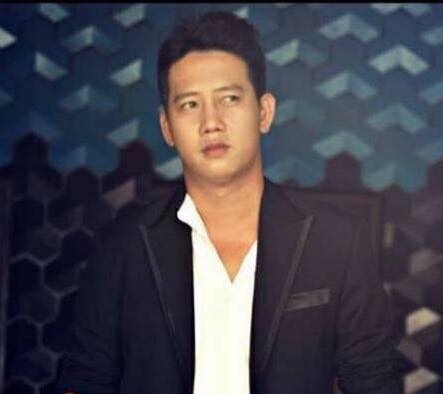 Diễn viên Lê Nam đột quỵ, nghệ sĩ Việt kêu gọi quyên góp chi phí điều trị Dien vien Le Nam dot quy, nghe si Viet keu goi quyen gop chi phi dieu tri