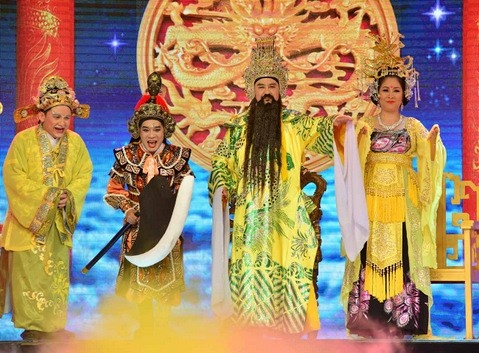 Nghệ sĩ Hồng Vân, Minh Nhí: 'Táo quân không nên miệt thị giới tính người khác' Nghe si Hong Van, Minh Nhi: 'Tao quan khong nen miet thi gioi tinh nguoi khac'