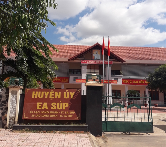 Bị kỉ luật cảnh cáo vì tham mưu bổ nhiệm người nhà Bi ki luat canh cao vi tham muu bo nhiem nguoi nha