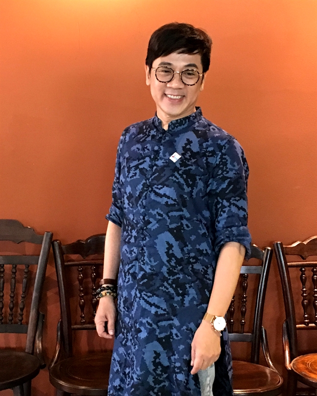 NSƯT Thành Lộc và nỗi trăn trở áo dài ‘phản cảm’ NSUT Thanh Loc va noi tran tro ao dai ‘phan cam’