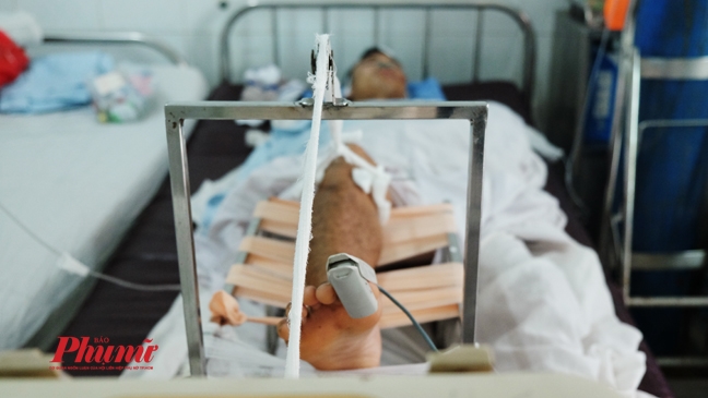 Vụ xe ben cuốn hàng loạt xe máy ở Gò Vấp: Đã có người chết, người sống đang nguy kịch Vu xe ben cuon hang loat xe may o Go Vap: Da co nguoi chet, nguoi song dang nguy kich
