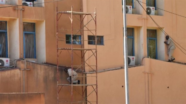 Đại sứ quán Pháp ở Burkina Faso bị tấn công 'thánh chiến'? Dai su quan Phap o Burkina Faso bi tan cong 'thanh chien'?