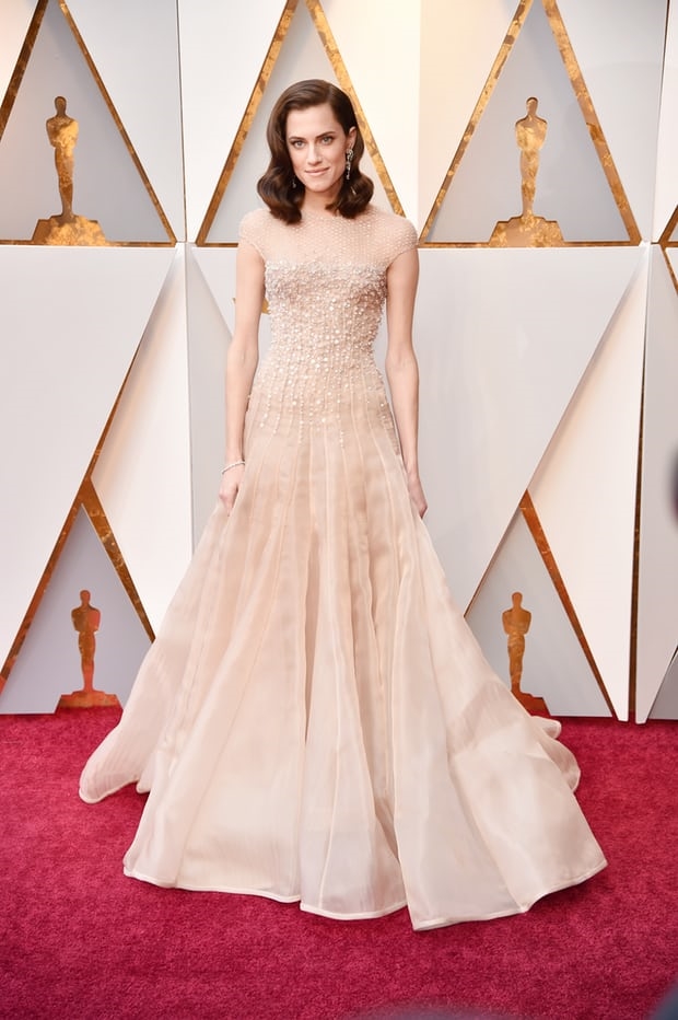 Những bộ trang phục lộng lẫy, bắt mắt bậc nhất thảm đỏ Oscar 2018 Nhung bo trang phuc long lay, bat mat bac nhat tham do Oscar 2018