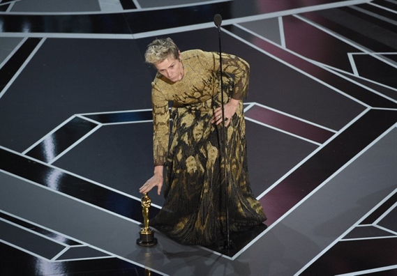 Giải thưởng Oscar suýt bị cưỡng đoạt! Giai thuong Oscar suyt bi cuong doat!