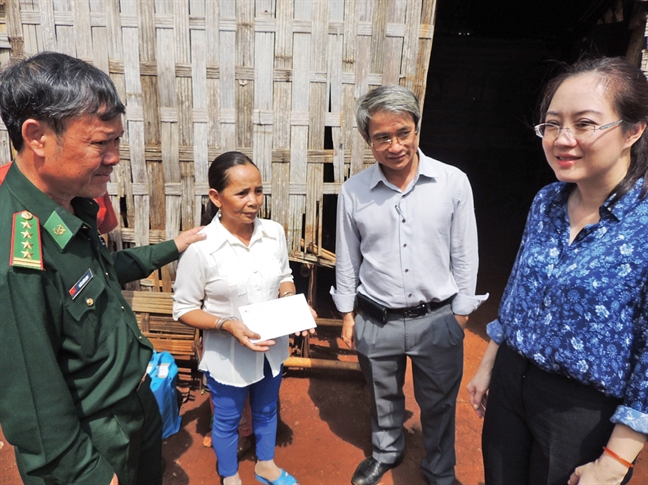 Nghĩa tình biên giới Nghia tinh bien gioi