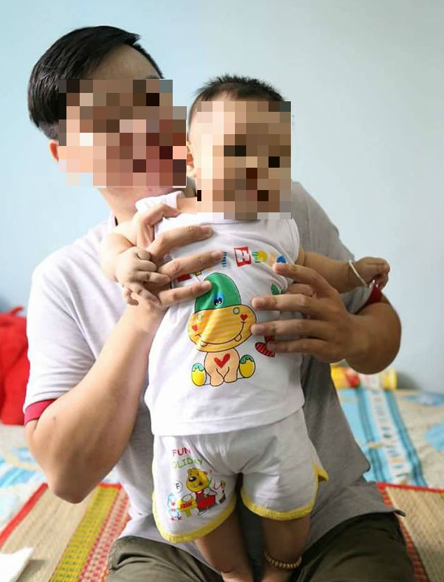 Vợ phát điên, mang con đi xét nghiệm vì chồng cứ hỏi con trai 2 tuổi 'mày con ai?' Vo phat dien, mang con di xet nghiem vi chong cu hoi con trai 2 tuoi 'may con ai?'