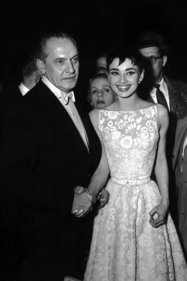 Làng thời trang thế giới tiếc nuối vì sự ra đi của nhà thiết kế Hubert de Givenchy Lang thoi trang the gioi tiec nuoi vi su ra di cua nha thiet ke Hubert de Givenchy