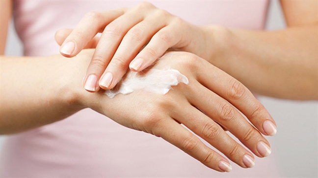 Cách phân biệt mỹ phẩm giả đơn giản nàng nên biêt Cach phan biet my pham gia don gian nang nen biet