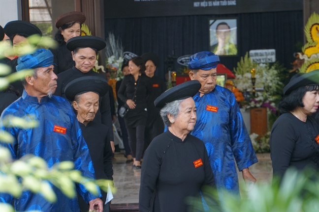 Nguyên Chủ tịch nước Trương Tấn Sang: Ông Sáu Khải có đóng góp đặc biệt về đổi mới kinh tế đất nước Nguyen Chu tich nuoc Truong Tan Sang: Ong Sau Khai co dong gop dac biet ve doi moi kinh te dat nuoc