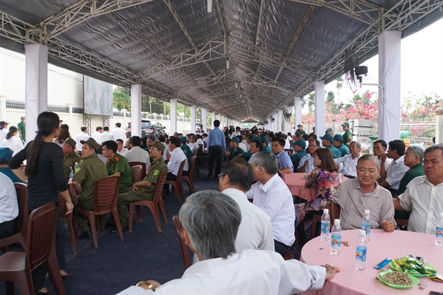 Nguyên Chủ tịch nước Trương Tấn Sang: Ông Sáu Khải có đóng góp đặc biệt về đổi mới kinh tế đất nước Nguyen Chu tich nuoc Truong Tan Sang: Ong Sau Khai co dong gop dac biet ve doi moi kinh te dat nuoc