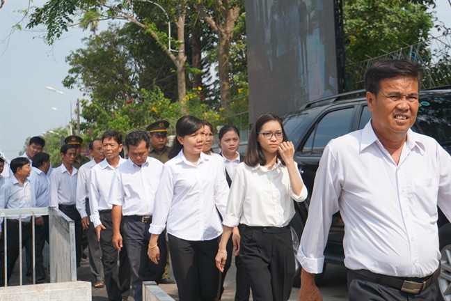 Nguyên Chủ tịch nước Trương Tấn Sang: Ông Sáu Khải có đóng góp đặc biệt về đổi mới kinh tế đất nước Nguyen Chu tich nuoc Truong Tan Sang: Ong Sau Khai co dong gop dac biet ve doi moi kinh te dat nuoc