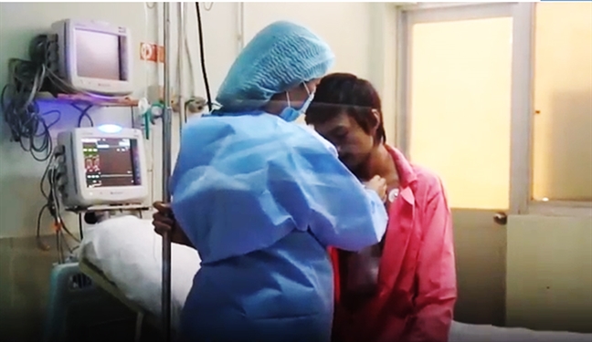 Giây phút kịch tính 'hồi sinh' quả tim từ Hà Nội vào ghép cho chàng trai Tiền Giang Giay phut kich tinh 'hoi sinh' qua tim tu Ha Noi vao ghep cho chang trai Tien Giang