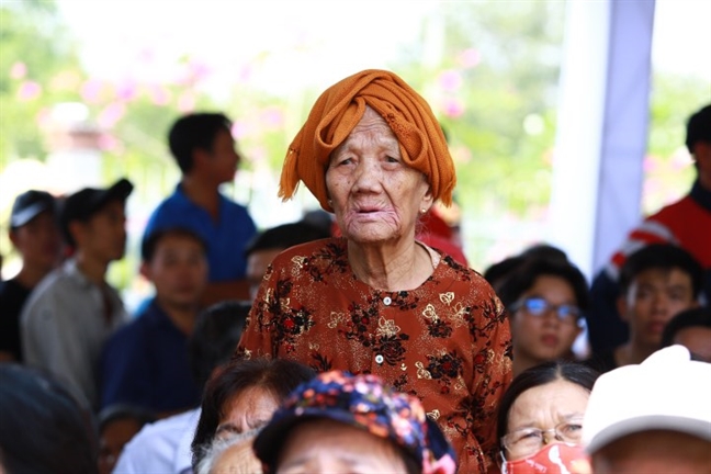 Cố Thủ tướng Phan Văn Khải về với đất mẹ Củ Chi Co Thu tuong Phan Van Khai ve voi dat me Cu Chi