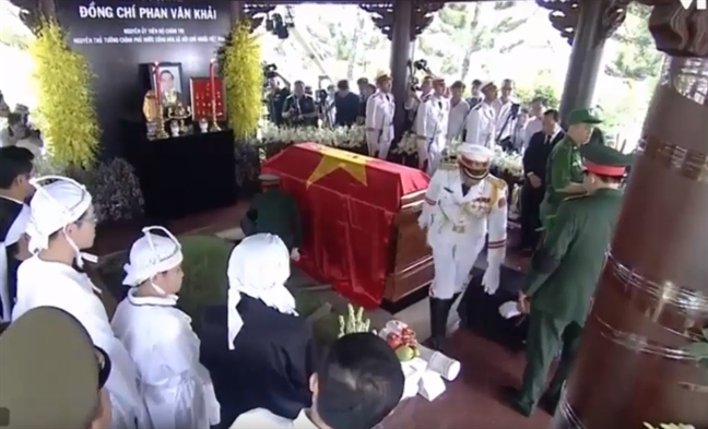 Cố Thủ tướng Phan Văn Khải về với đất mẹ Củ Chi Co Thu tuong Phan Van Khai ve voi dat me Cu Chi