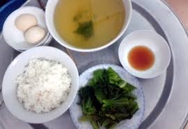 Đóng tiền cho mẹ chồng đầy đủ nhưng tôi chẳng có được bữa cơm đàng hoàng dù đang mang bầu Dong tien cho me chong day du nhung toi chang co duoc bua com dang hoang du dang mang bau