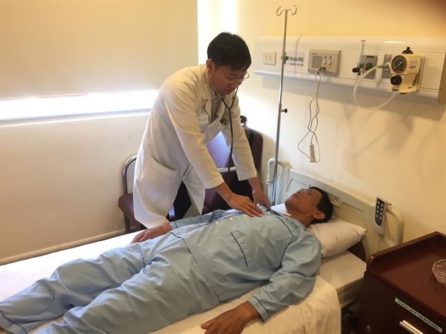 Người đàn ông suýt chết vì nhậu say nuốt tăm xỉa răng lúc nào không hay Nguoi dan ong suyt chet vi nhau say nuot tam xia rang luc nao khong hay