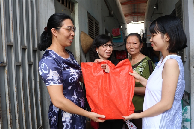 Có nhà rồi, vẫn muốn trọ chỗ cô Loan Co nha roi, van muon tro cho co Loan