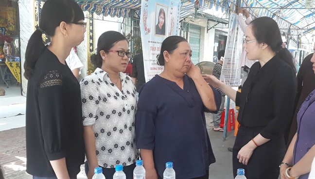 Viếng các nạn nhân vụ cháy chung cư Carina Vieng cac nan nhan vu chay chung cu Carina