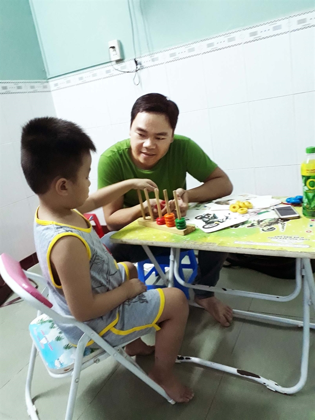 Ngày thế giới nhận thức chứng tự kỷ 2/4: Để trẻ tự kỷ không còn 'kỳ lạ' Ngay the gioi nhan thuc chung tu ky 2/4: De tre tu ky khong con 'ky la'