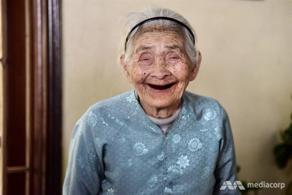 Báo nước ngoài ngưỡng mộ cặp vợ chồng già trồng rau sạch cho Hội An Bao nuoc ngoai nguong mo cap vo chong gia trong rau sach cho Hoi An