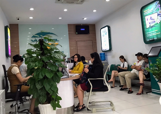 Sợ bị khóa, chủ thuê bao nghỉ làm đi bổ sung thông tin cho nhà mạng So bi khoa, chu thue bao nghi lam di bo sung thong tin cho nha mang