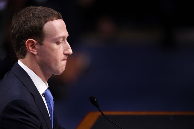 'Vũ khí' giúp ông chủ Facebook Mark Zuckerberg tự tin khi ngồi 'ghế nóng' 'Vu khi' giup ong chu Facebook Mark Zuckerberg tu tin khi ngoi 'ghe nong'