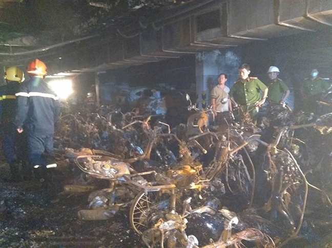 Kiến nghị đưa bãi giữ xe ra khỏi tầng hầm chung cư: Sáng kiến hay tối kiến? Kien nghi dua bai giu xe ra khoi tang ham chung cu: Sang kien hay toi kien?