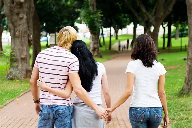 Cách nhận biết chàng là một quý ông lịch lãm hay xấu tính Cach nhan biet chang la mot quy ong lich lam hay xau tinh
