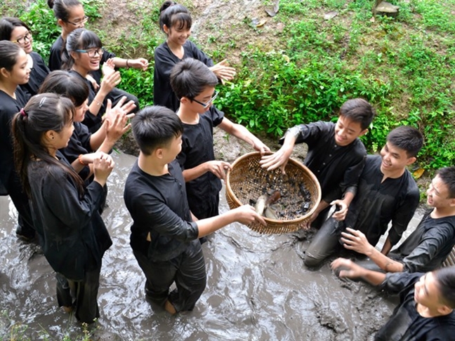 Du lịch trực tuyến là xu thế tất yếu nhưng doanh nghiệp… ngó lơ Du lich truc tuyen la xu the tat yeu nhung doanh nghiep… ngo lo