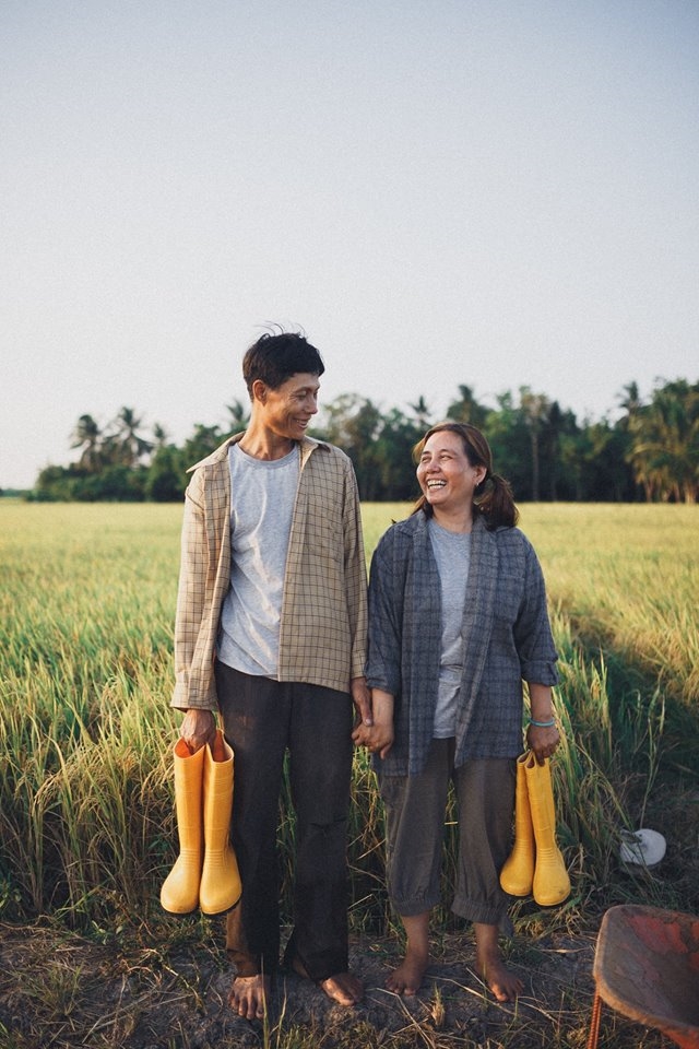 Bộ ảnh 'Mùa thu hoạch của ba và mẹ' khiến cộng đồng mạng ngẩn ngơ Bo anh 'Mua thu hoach cua ba va me' khien cong dong mang ngan ngo