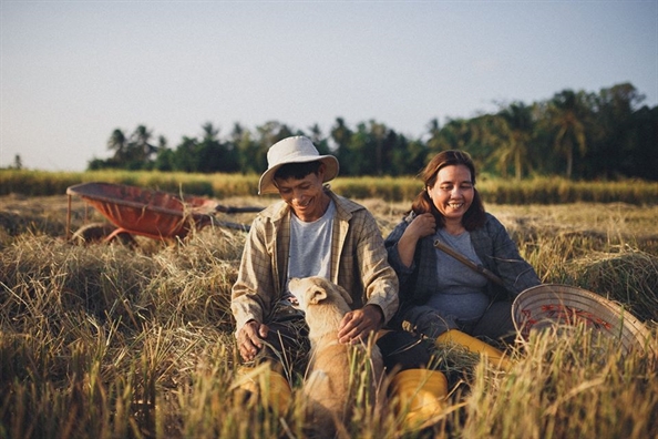 Bộ ảnh 'Mùa thu hoạch của ba và mẹ' khiến cộng đồng mạng ngẩn ngơ Bo anh 'Mua thu hoach cua ba va me' khien cong dong mang ngan ngo