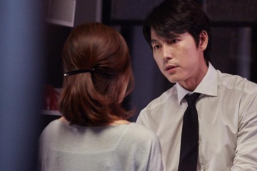 Giặt đồ cho chồng, ngất xỉu khi bắt gặp chiếc quần lạ trong túi Giạt dò cho chòng, ngat xiu khi bát gạp chiéc quàn lạ trong tui