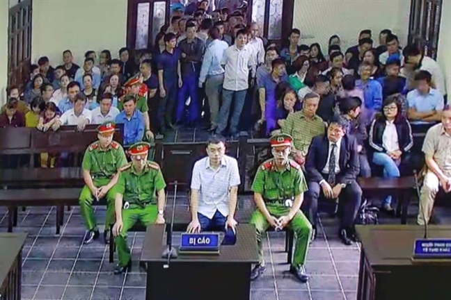Đề nghị mức án 3-4 năm tù cựu nhà báo Lê Duy Phong cưỡng đoạt tài sản De nghi muc an 3-4 nam tu cuu nha bao Le Duy Phong cuong doat tai san