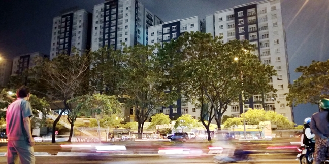 Nạn nhân vụ cháy Carina trở về nhà: Hãy để bi kịch lại phía sau Nan nhan vu chay Carina tro ve nha: Hay de bi kich lai phia sau