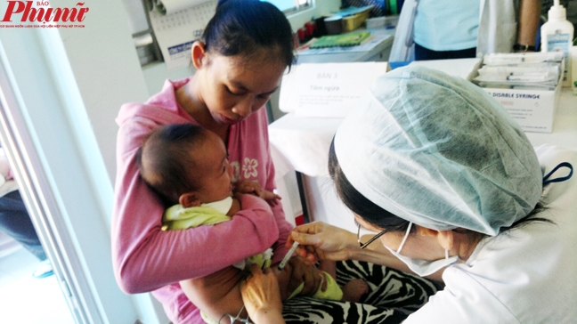 Vắc xin mới có khắc phục được tâm lý lo sợ của người Việt? Vac xin moi co khac phuc duoc tam ly lo so cua nguoi Viet?