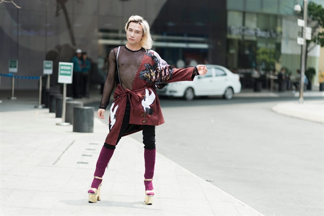 Diện quá lố tại VIFW 2018: Chơi trội hay 'mù' thời trang? Dien qua lo tai VIFW 2018: Choi troi hay 'mu' thoi trang?