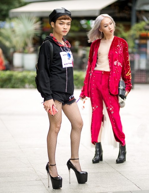 Diện quá lố tại VIFW 2018: Chơi trội hay 'mù' thời trang? Dien qua lo tai VIFW 2018: Choi troi hay 'mu' thoi trang?