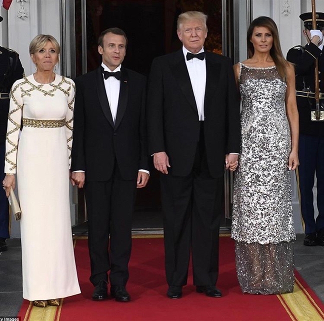 Bóc mác 3 bộ cánh hàng hiệu Melania Trump mặc tại quốc yến Nhà Trắng Boc mac 3 bo canh hang hieu Melania Trump mac tai quoc yen Nha Trang