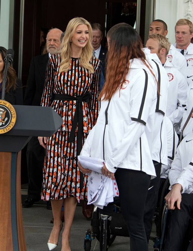 Ivanka Trump - ái nữ Tổng thống Mỹ chuộng phong cách nữ tính Ivanka Trump - ai nu Tong thong My chuong phong cach nu tinh