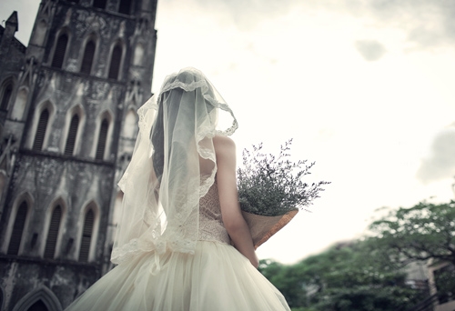 Chồng vay nặng lãi chữa bệnh cho vợ cũ, tôi có nên giúp anh trả nợ? Chong vay nang lai chua benh cho vo cu, toi co nen giup anh tra no?