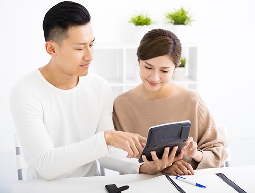 Cháy nhà mới ra 'quỹ đen' Chay nha moi ra 'quy den'