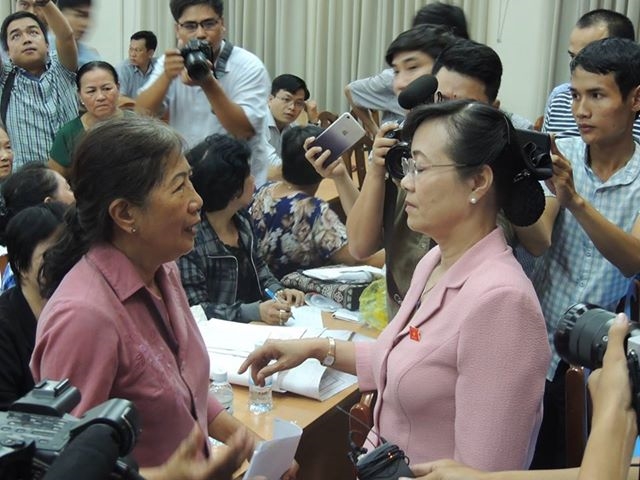 'Người dân Thủ Thiêm bức xúc nhưng cần kiềm chế' 'Nguoi dan Thu Thiem buc xuc nhung can kiem che'